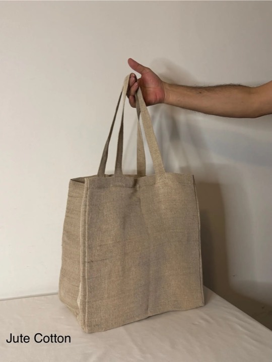 Jute bag with rope handles